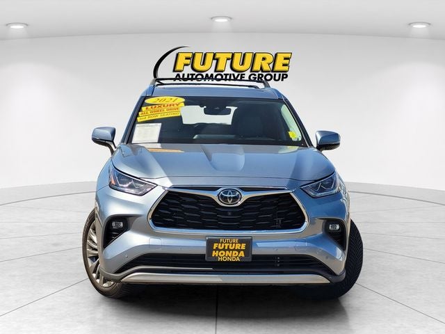 2021 Toyota Highlander Platinum AWD W/ Navigation and Panoramic Roof