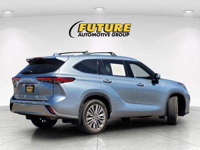2021 Toyota Highlander Platinum AWD W/ Navigation and Panoramic Roof