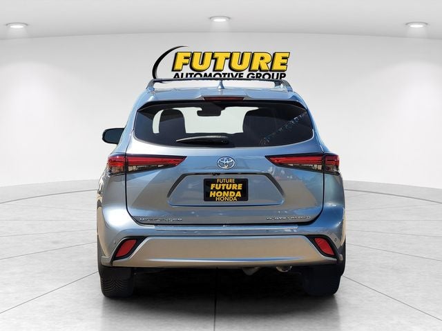 2021 Toyota Highlander Platinum AWD W/ Navigation and Panoramic Roof