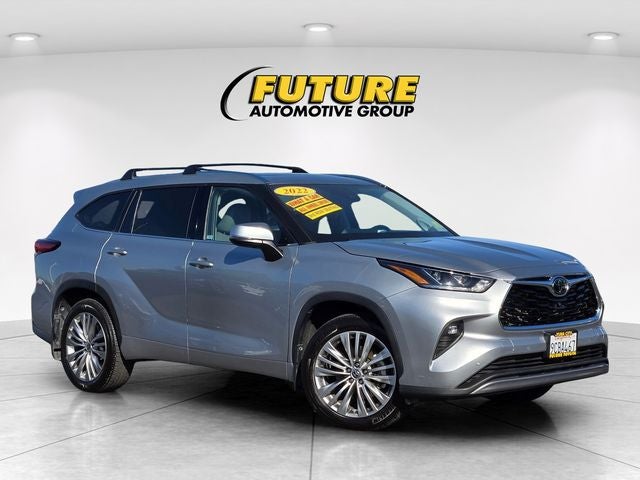 2022 Toyota Highlander Platinum AWD W/ Navigation and JBL Audio