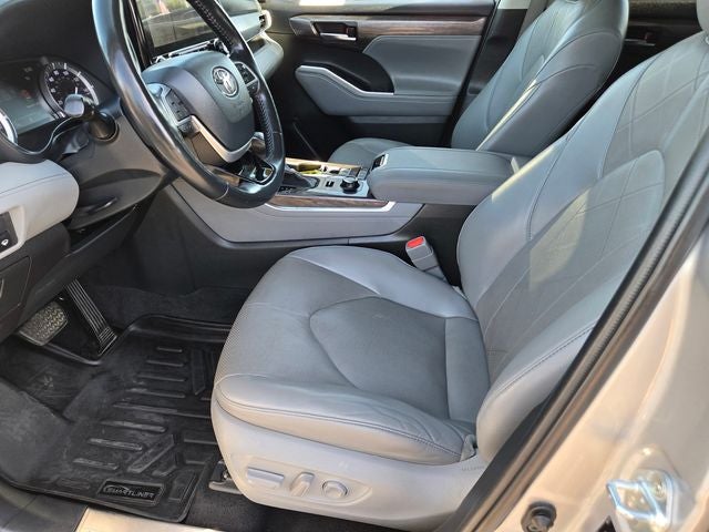 2022 Toyota Highlander Platinum AWD W/ Navigation and JBL Audio