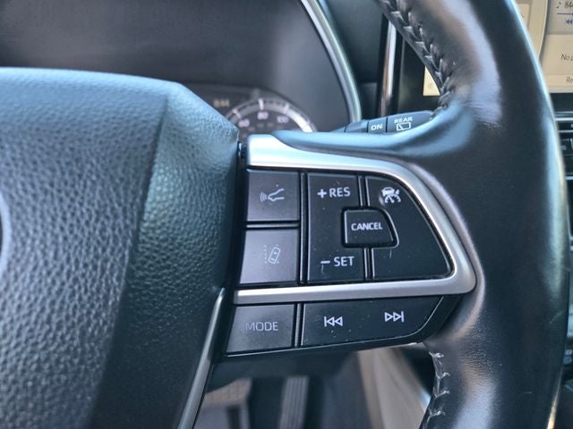2022 Toyota Highlander Platinum AWD W/ Navigation and JBL Audio