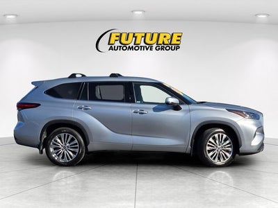 2022 Toyota Highlander Platinum AWD W/ Navigation and JBL Audio