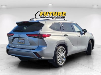 2022 Toyota Highlander Platinum AWD W/ Navigation and JBL Audio