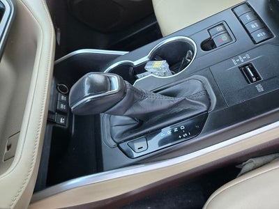 2020 Toyota Highlander Hybrid XLE AWD W/ Premium Audio and Navigation