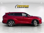 2020 Toyota Highlander Hybrid XLE AWD W/ Premium Audio and Navigation