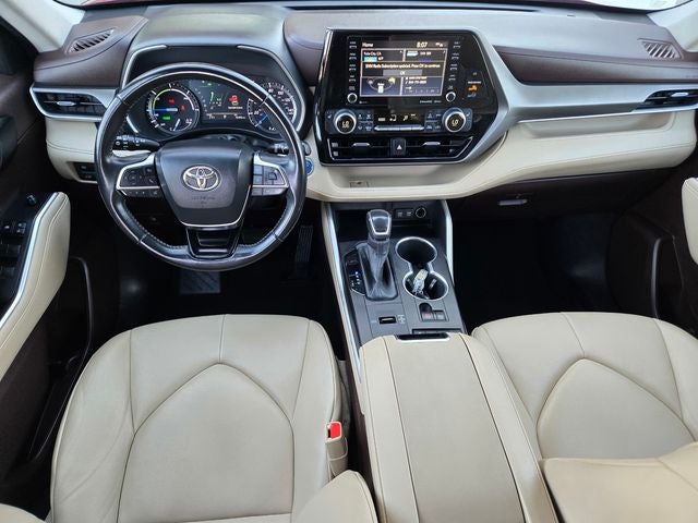 2020 Toyota Highlander Hybrid XLE AWD W/ Premium Audio and Navigation