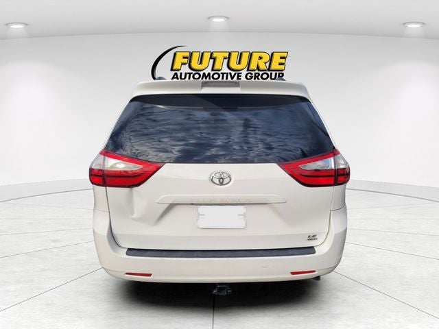 2016 Toyota Sienna LE 7 Passenger