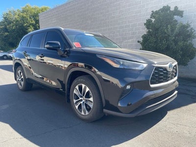 2024 Toyota Highlander Hybrid XLE