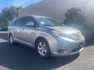 2017 Toyota Sienna LE 8 Passenger
