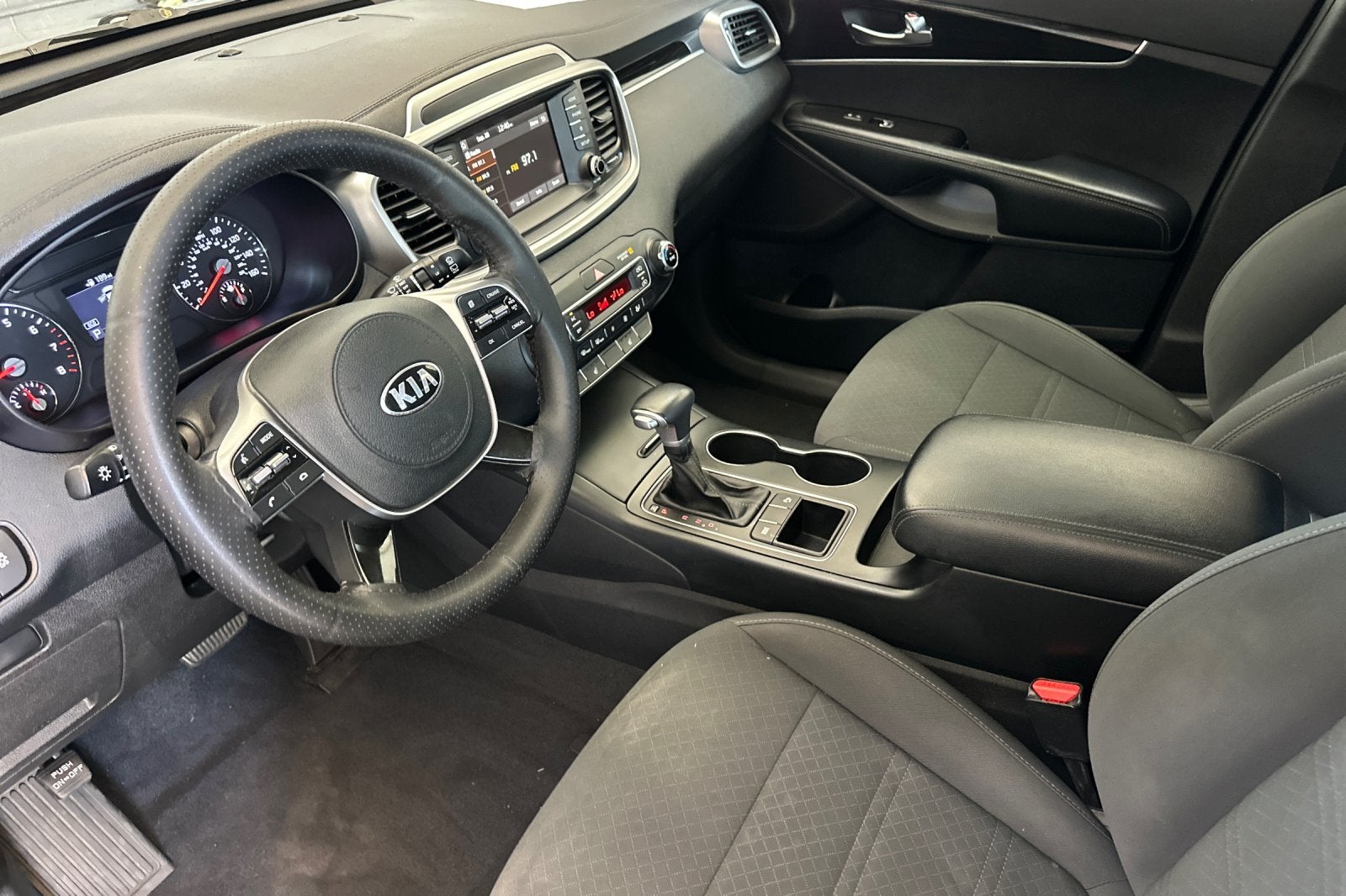 2020 Kia Sorento LX