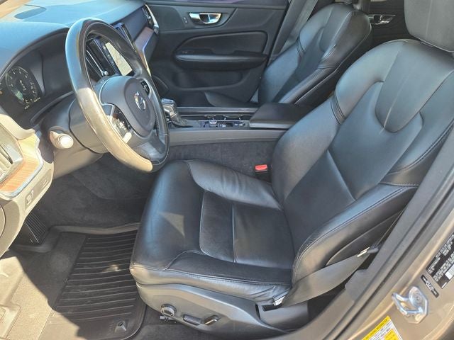 2021 Volvo S60 T5 Momentum Sedan AWD w/Premium Package