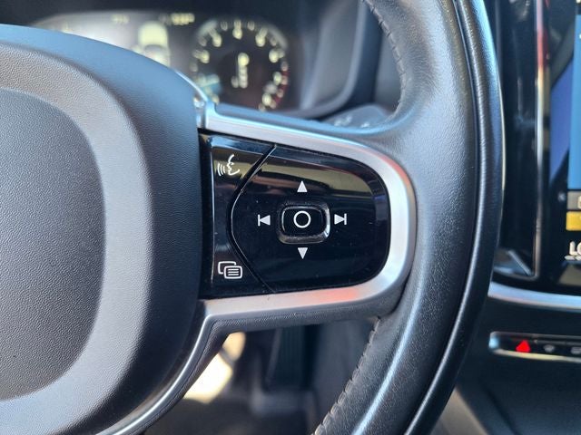 2021 Volvo S60 T5 Momentum Sedan AWD w/Premium Package