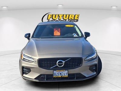 2021 Volvo S60 T5 Momentum Sedan AWD w/Premium Package