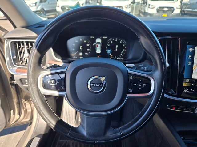 2021 Volvo S60 T5 Momentum Sedan AWD w/Premium Package