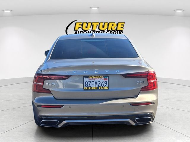 2021 Volvo S60 T5 Momentum Sedan AWD w/Premium Package