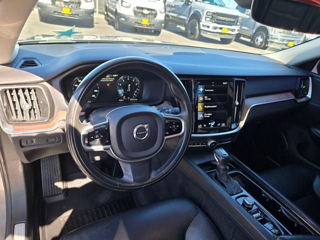 2021 Volvo S60 T5 Momentum Sedan AWD w/Premium Package