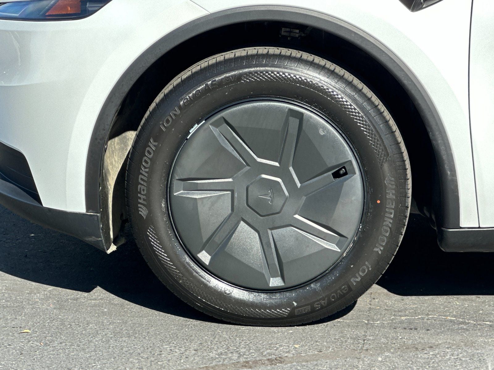 2026 Tesla Model Y RWD