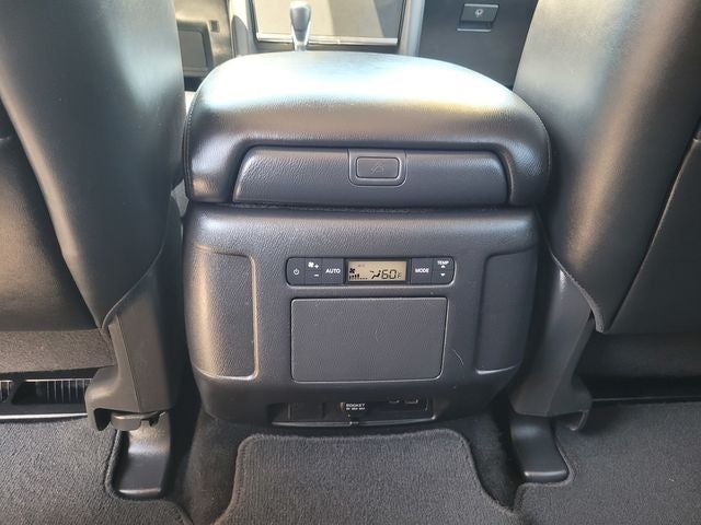 2024 Nissan Armada SV