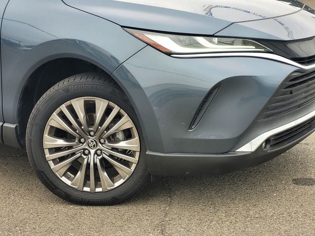 2023 Toyota Venza XLE AWD W/ Navigation