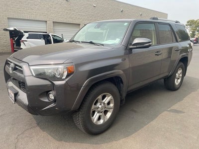 2022 Toyota 4Runner SR5 Premium RWD W/ Navigation
