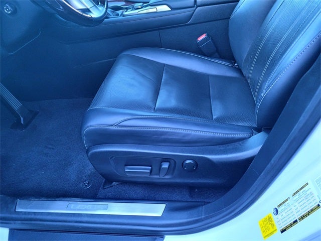 2019 Lexus RX 350L AWD w/Premium Package & Navigation