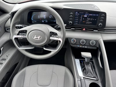 2024 Hyundai Elantra SE