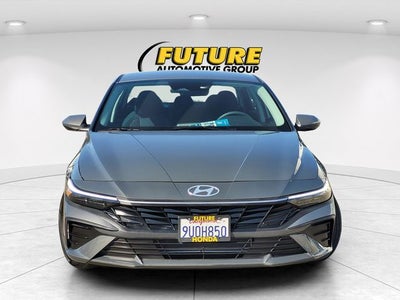2025 Hyundai Elantra SE