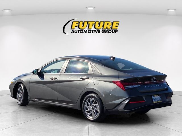 2024 Hyundai Elantra Hybrid Blue W/ Navigation