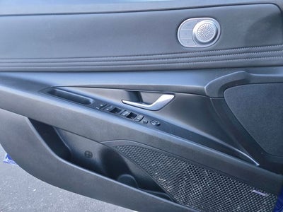 2023 Hyundai Elantra Hybrid Limited W/ Leather and Navigation