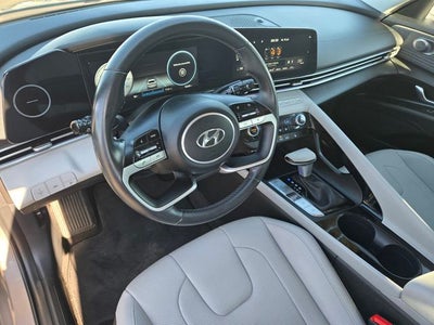 2023 Hyundai Elantra Limited W/ Navigation and Moonroof