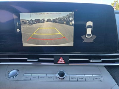 2023 Hyundai Elantra Limited W/ Navigation and Moonroof
