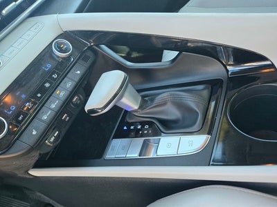 2023 Hyundai Elantra Limited W/ Navigation and Moonroof
