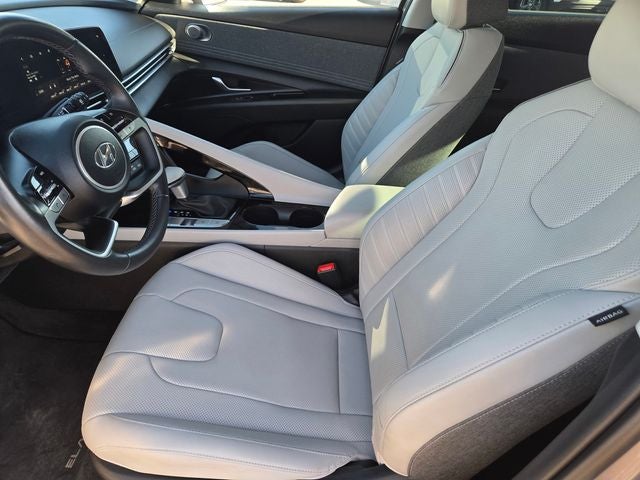 2023 Hyundai Elantra Limited W/ Navigation and Moonroof
