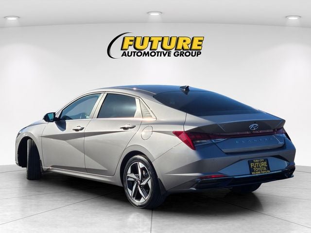 2023 Hyundai Elantra Limited W/ Navigation and Moonroof