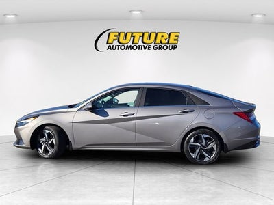 2023 Hyundai Elantra Limited W/ Navigation and Moonroof