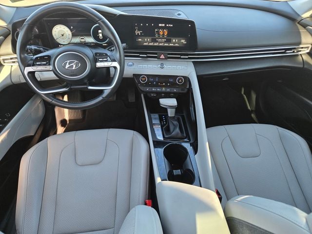 2023 Hyundai Elantra Limited W/ Navigation and Moonroof
