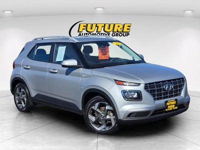 2022 Hyundai Venue SEL FWD w/Moonroof