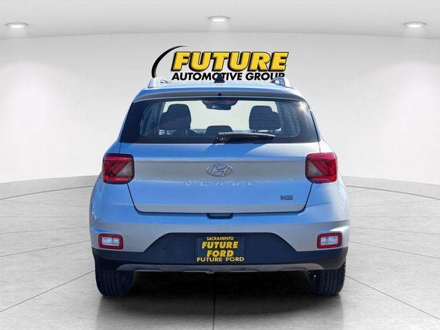 2022 Hyundai Venue SEL FWD w/Moonroof