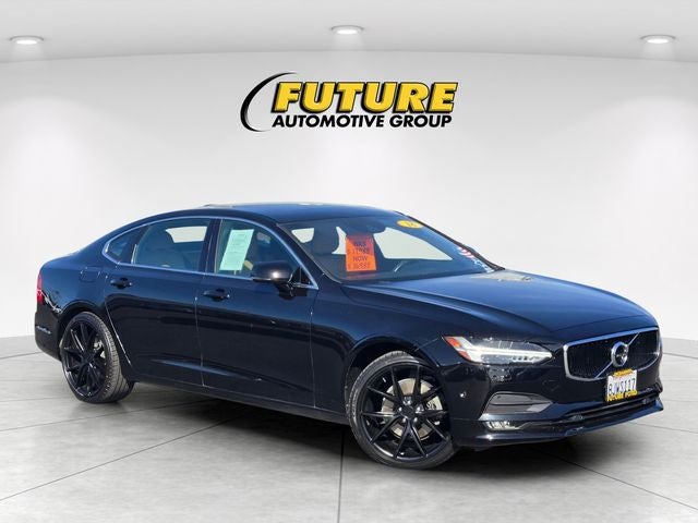 2018 Volvo S90 T5 Momentum Sedan AWD w/Convenience Package