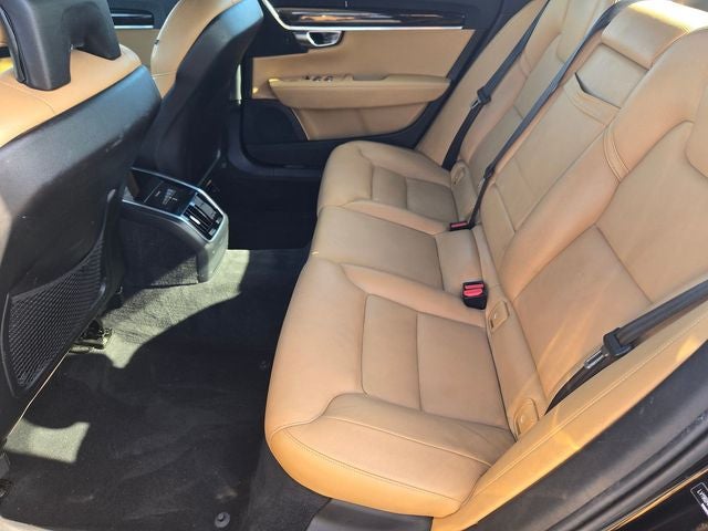 2018 Volvo S90 T5 Momentum Sedan AWD w/Convenience Package