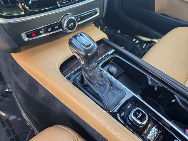 2018 Volvo S90 T5 Momentum Sedan AWD w/Convenience Package