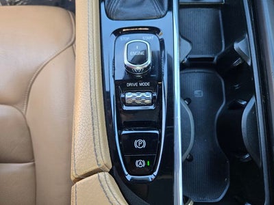 2018 Volvo S90 T5 Momentum Sedan AWD w/Convenience Package