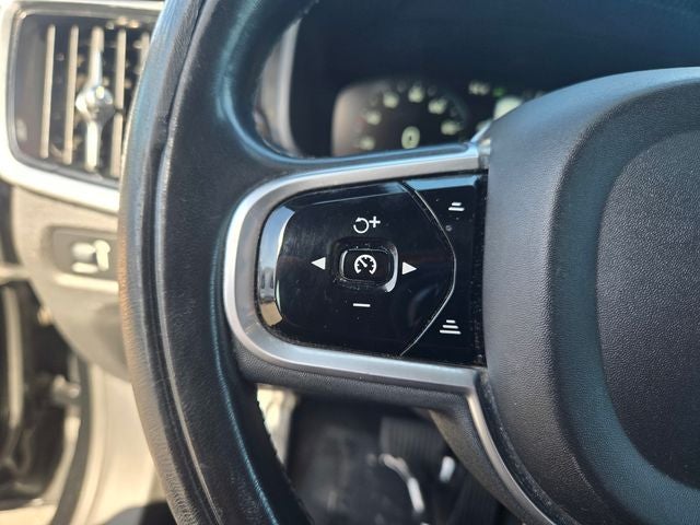 2018 Volvo S90 T5 Momentum Sedan AWD w/Convenience Package