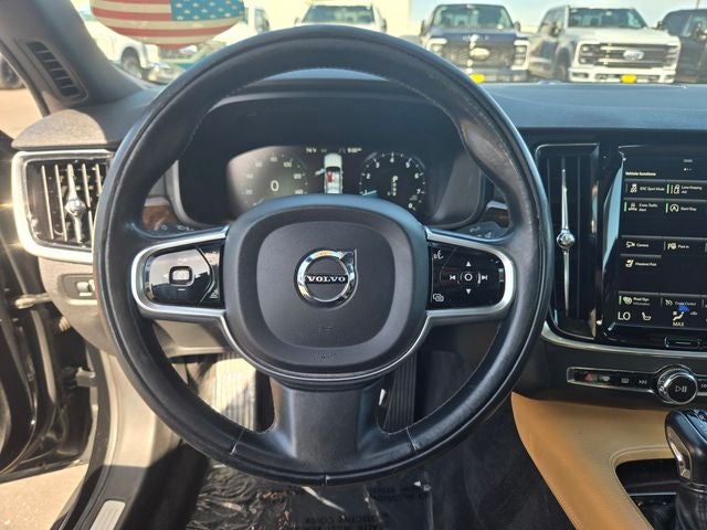 2018 Volvo S90 T5 Momentum Sedan AWD w/Convenience Package