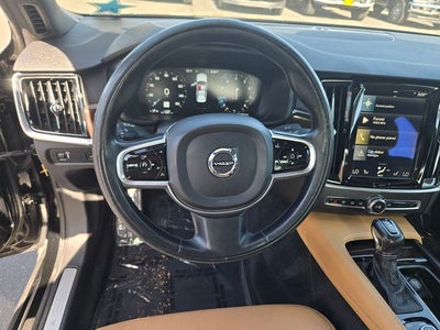 2018 Volvo S90 T5 Momentum Sedan AWD w/Convenience Package