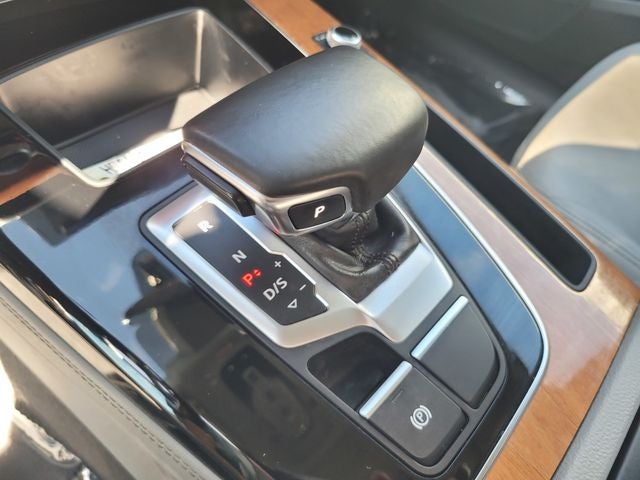2022 Audi Q5 45 S line Premium quattro