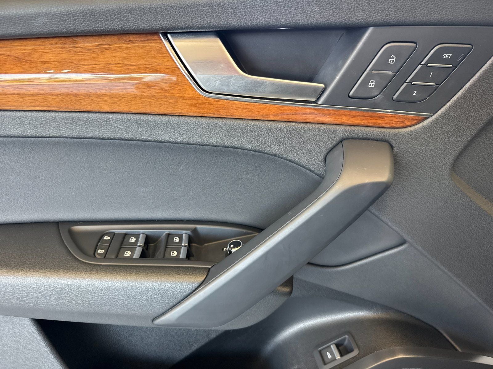 2023 Audi Q5 45 S line Premium quattro