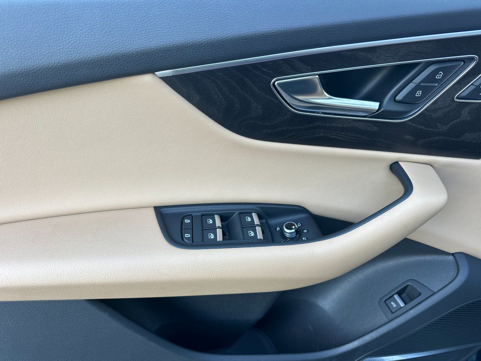 2022 Audi Q7 45 Premium Plus quattro