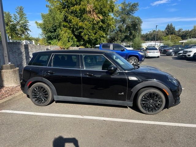 2022 MINI Cooper S Clubman Classic ALL4 Wagon w/Signature & Premium Package